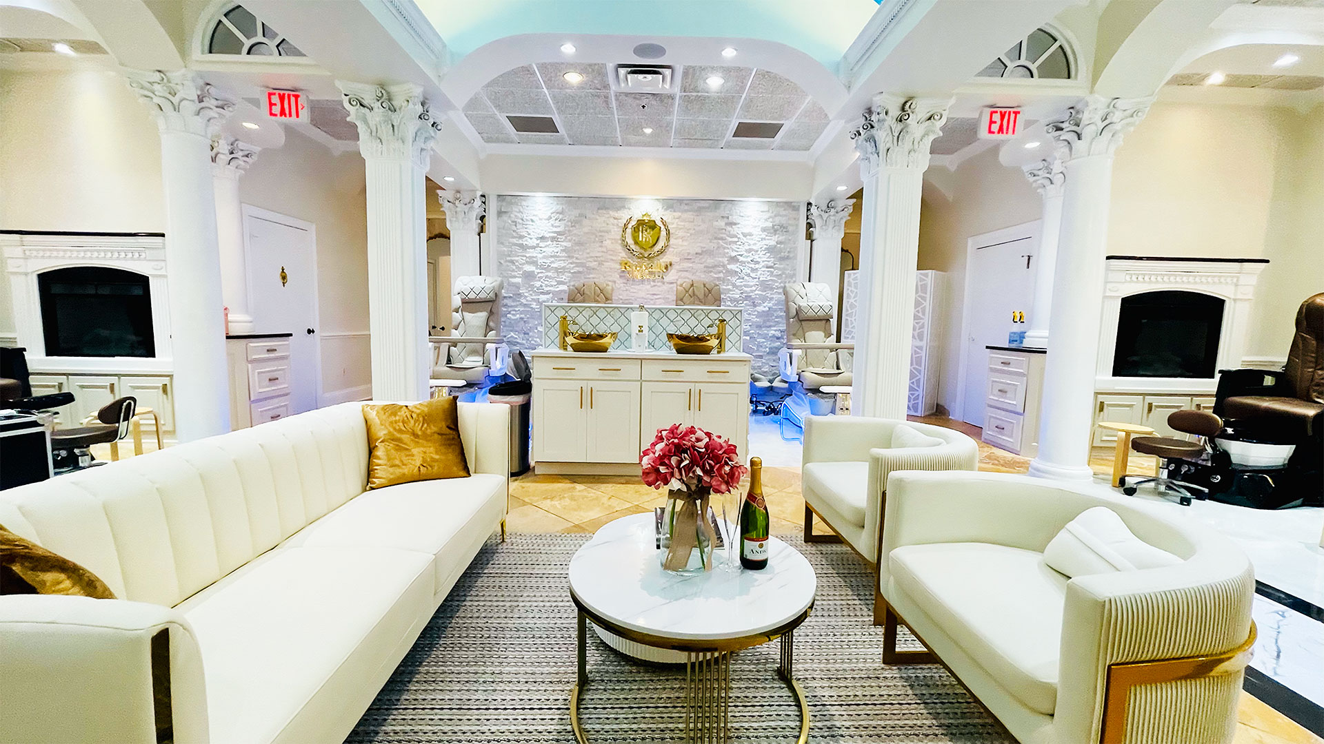 Royale' Nails Spa